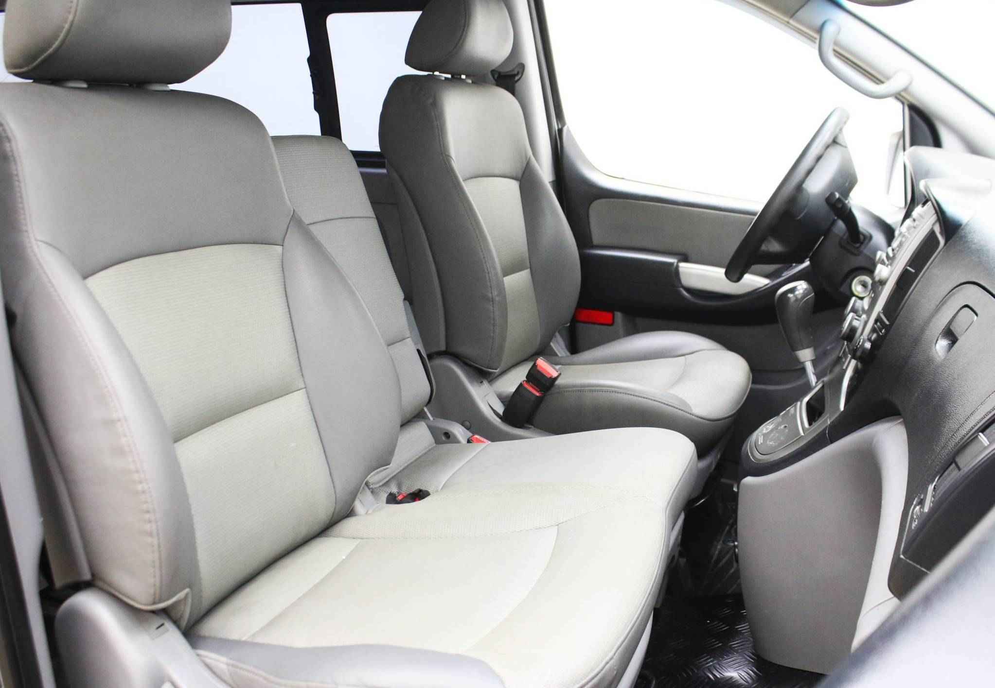 Hyundai Grand Starex, I