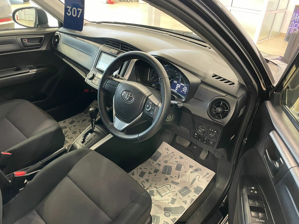 Toyota Corolla Fielder, 2017