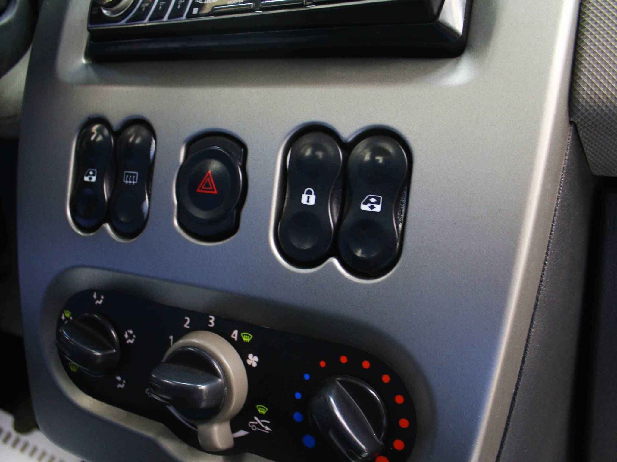 Renault Logan, I Рестайлинг