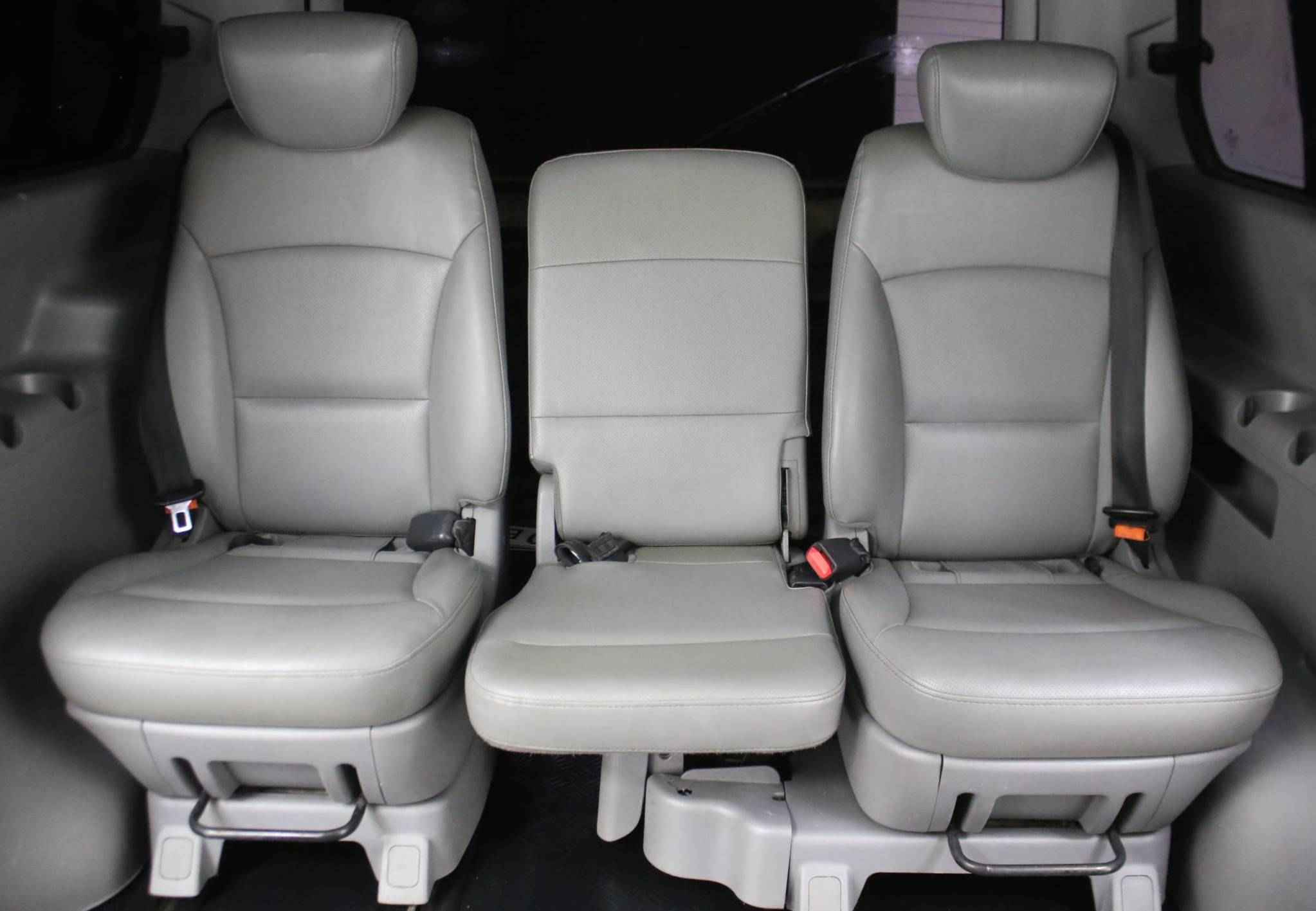 Hyundai Grand Starex, I