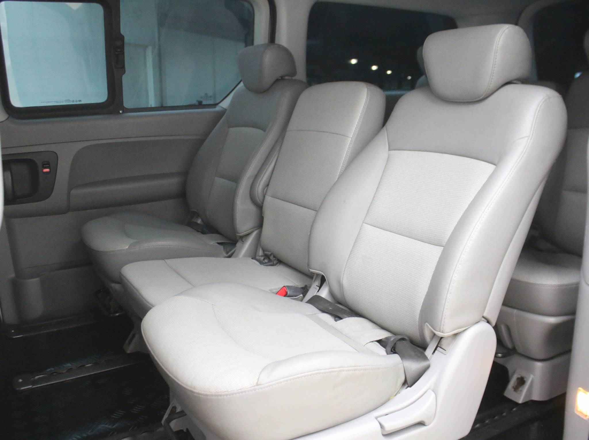 Hyundai Grand Starex, I