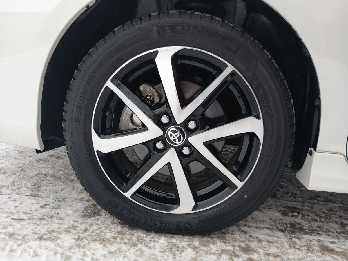 Toyota Corolla Fielder, 2018