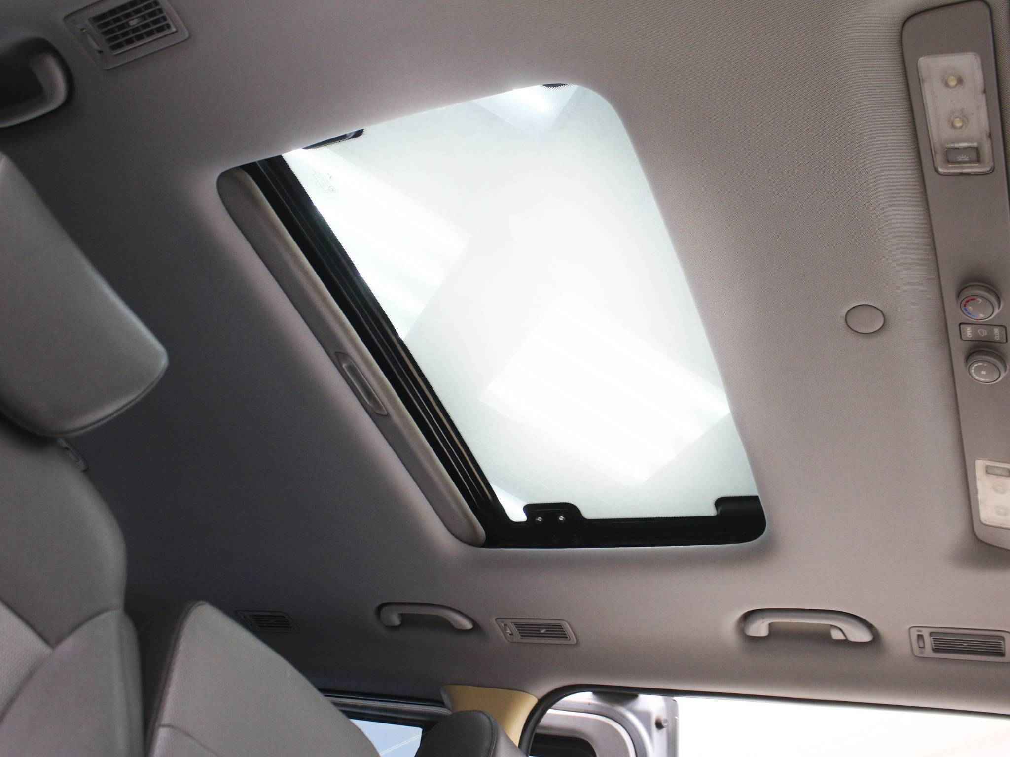 Hyundai Grand Starex, I