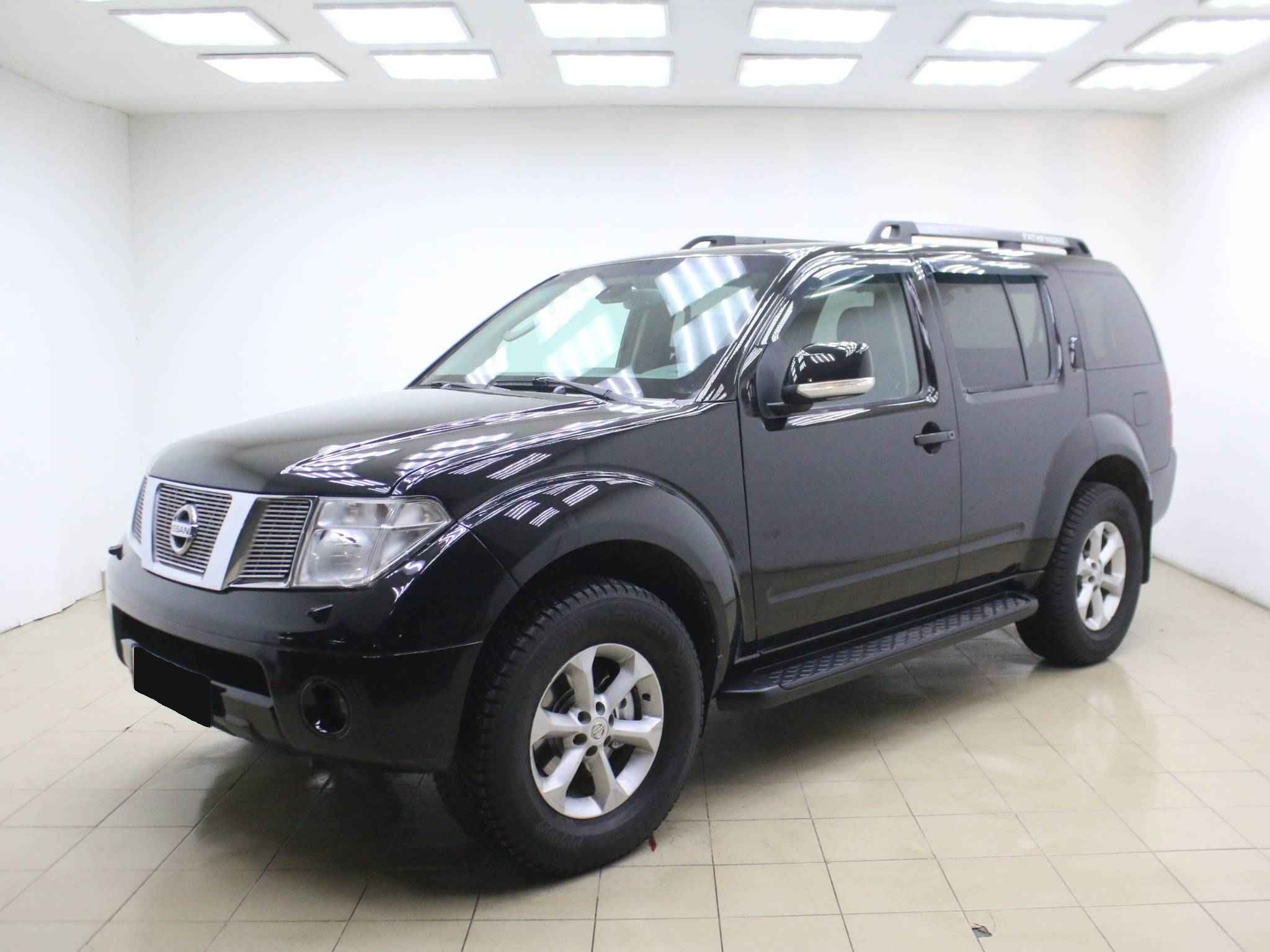 Nissan Pathfinder, III