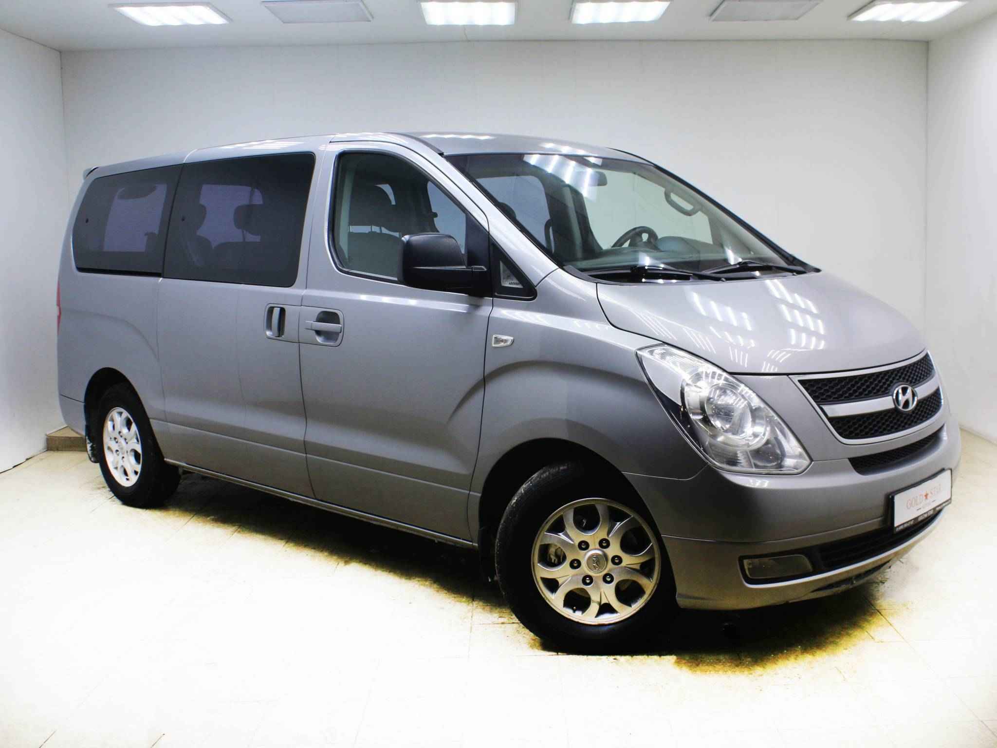 Hyundai Grand Starex, I