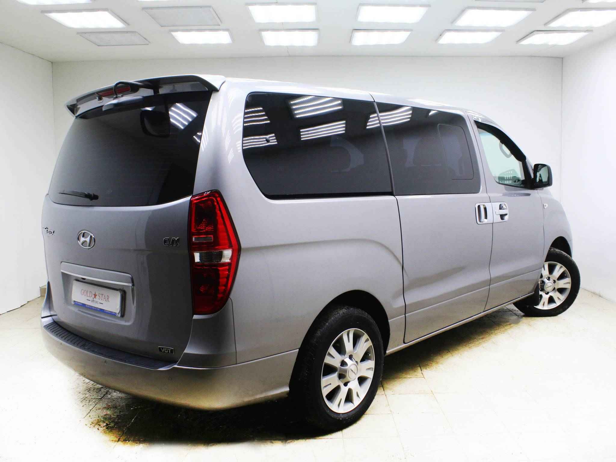 Hyundai Grand Starex, I