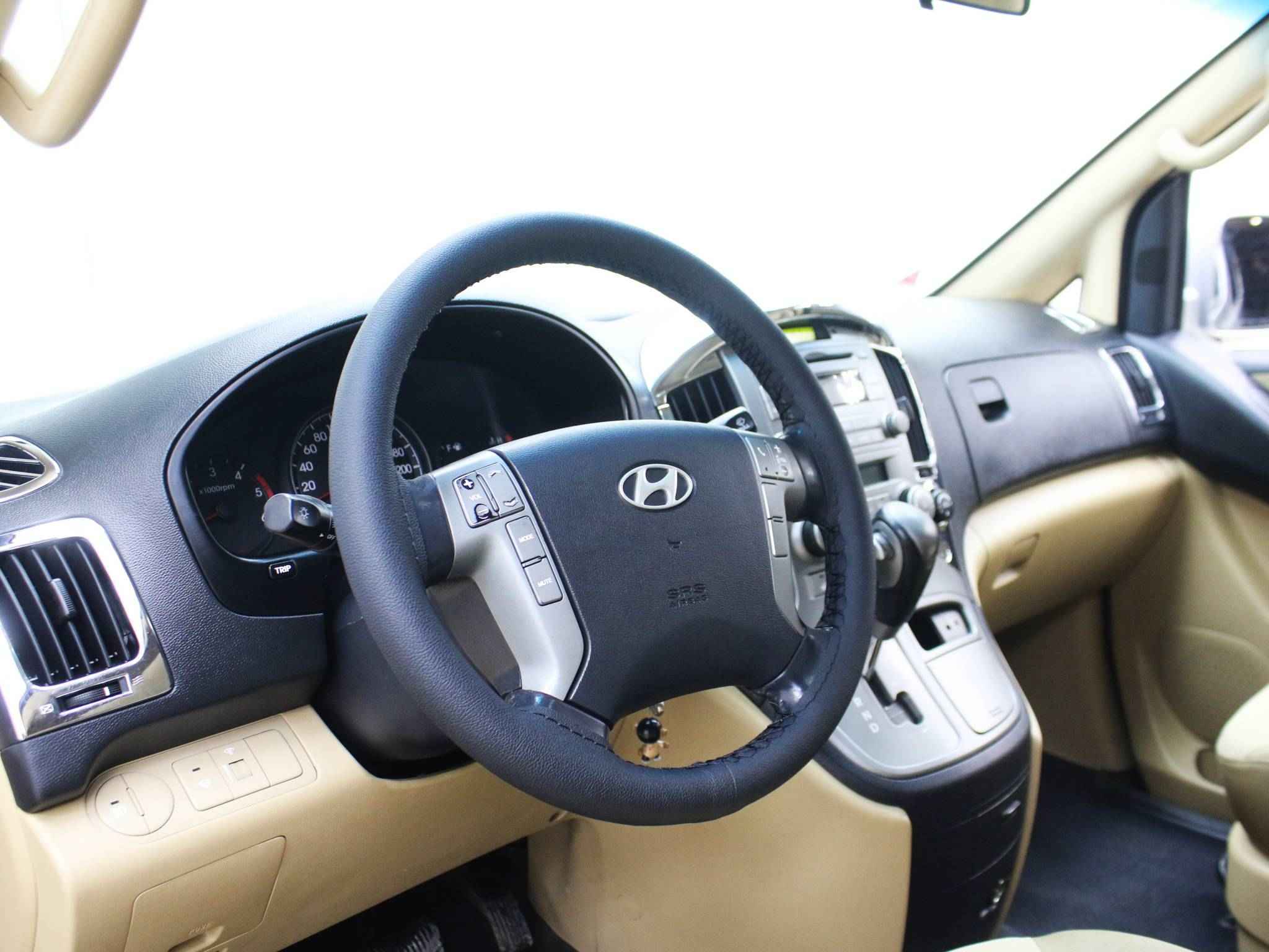 Hyundai Grand Starex, I