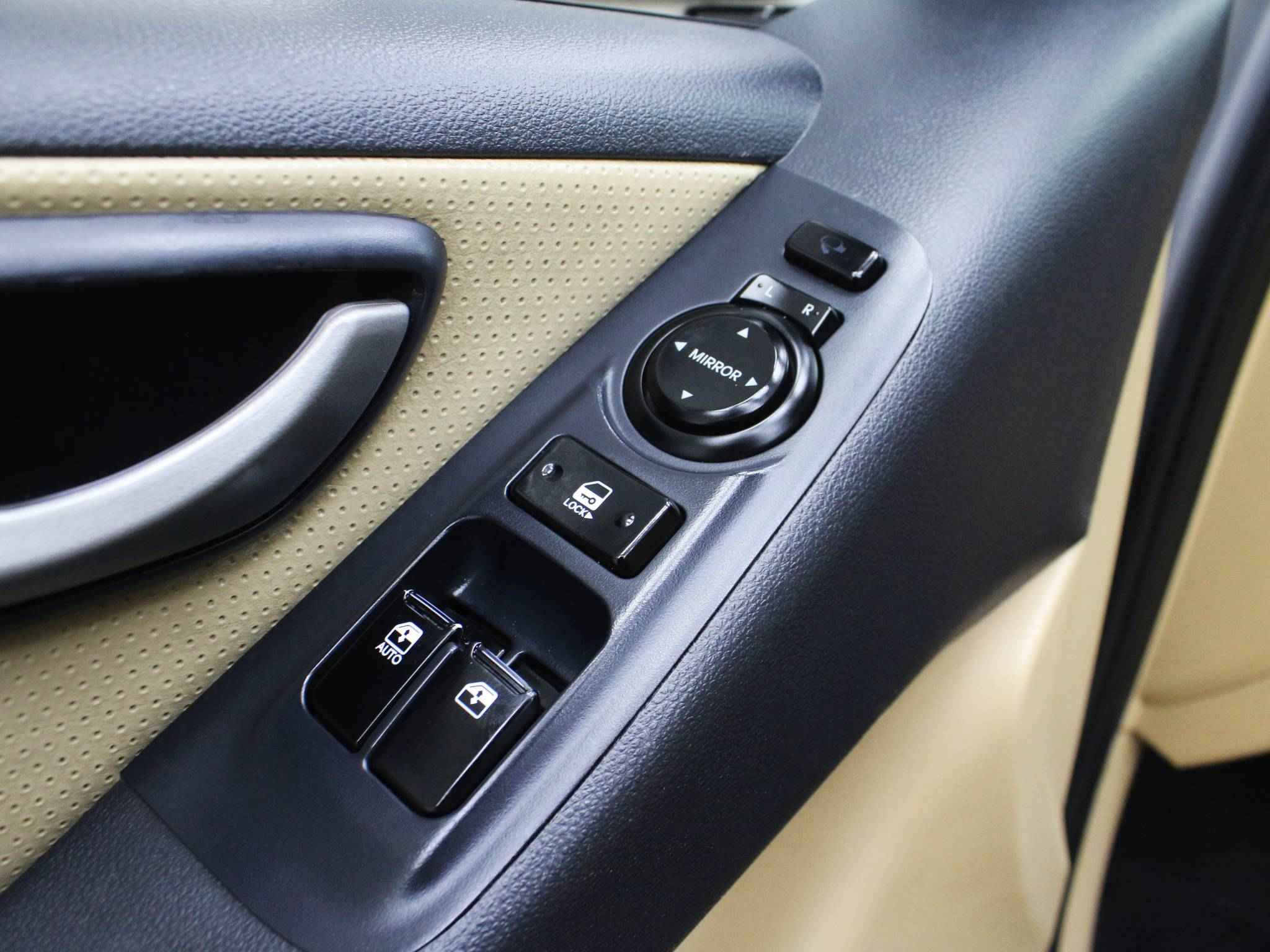 Hyundai Grand Starex, I