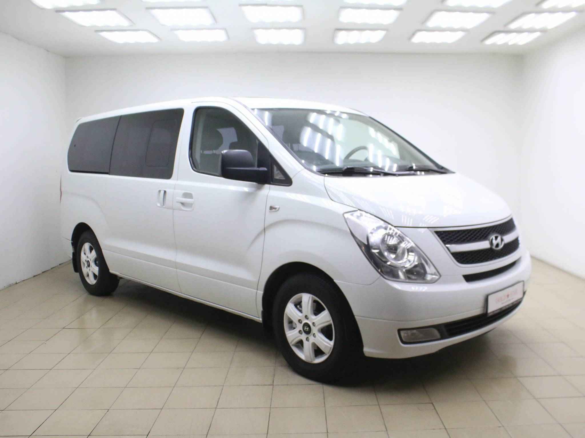 Hyundai Grand Starex, I