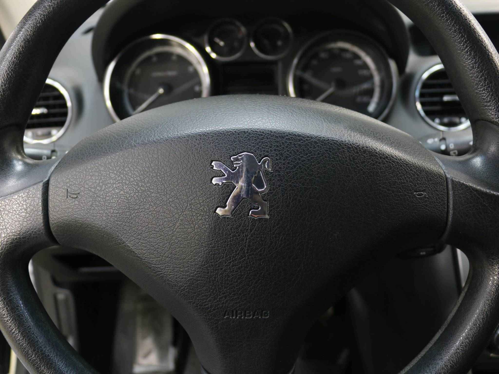 Peugeot 308, I