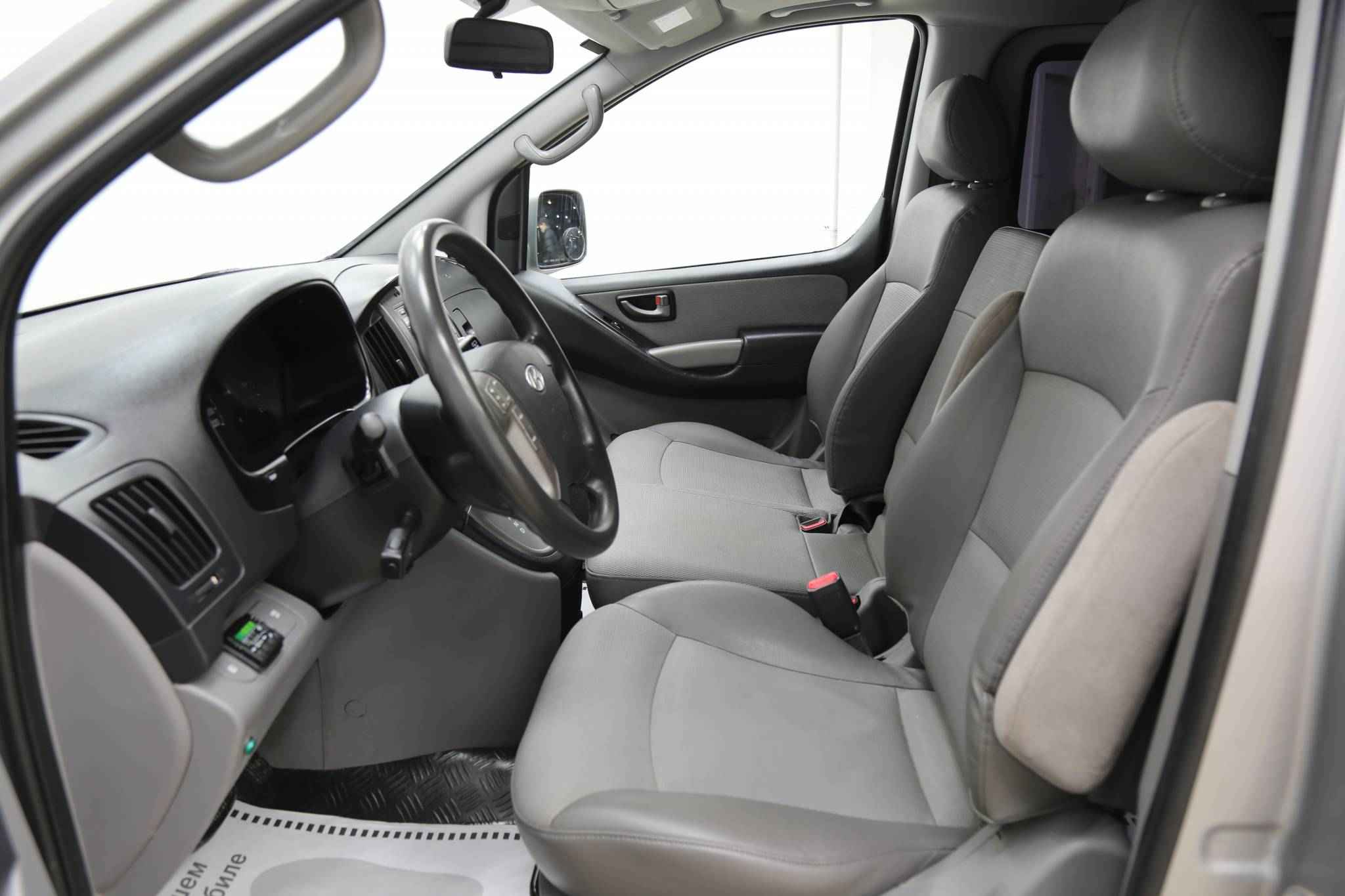 Hyundai Grand Starex, I