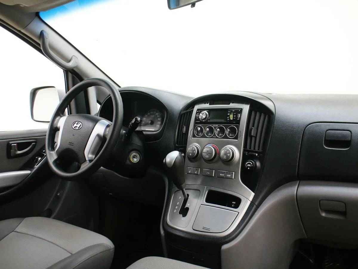 Hyundai Grand Starex, I