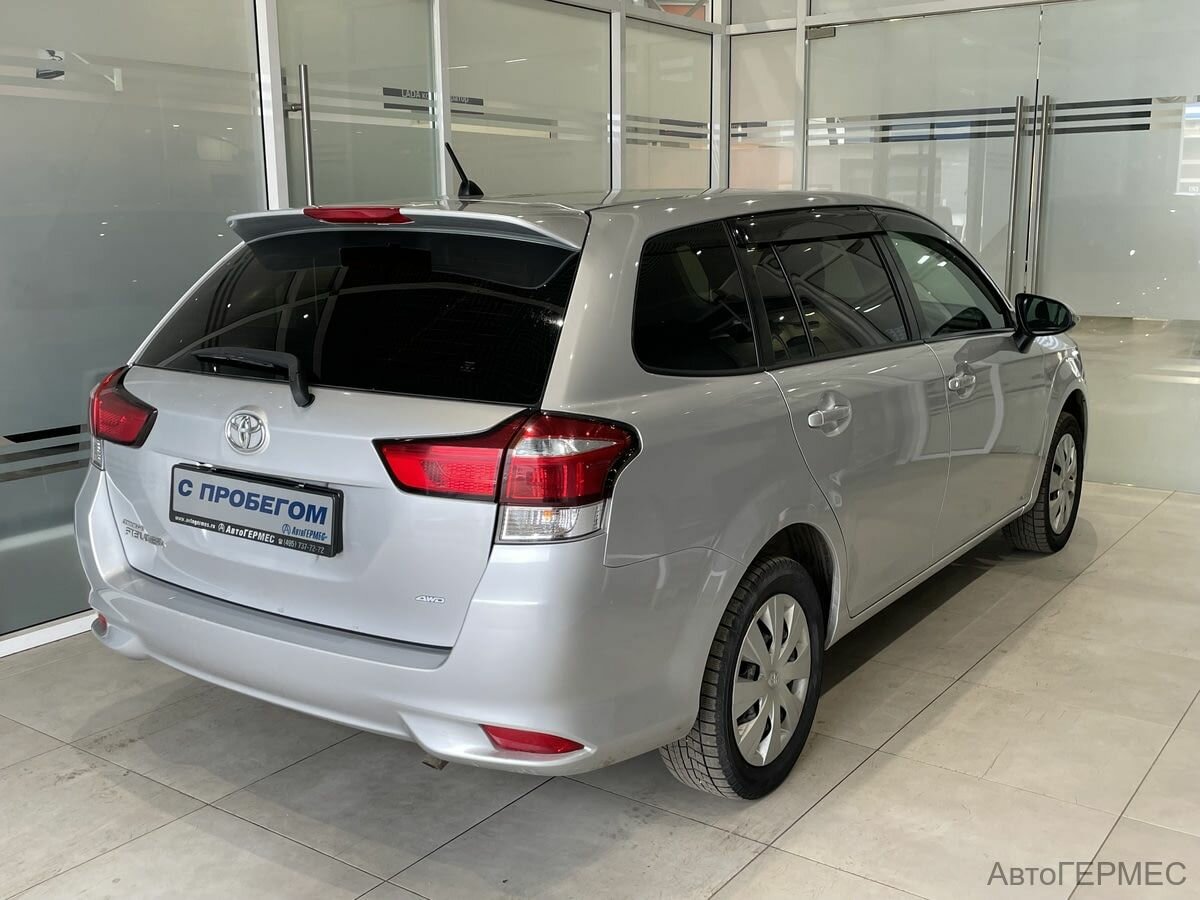 Toyota Corolla Fielder, 2016