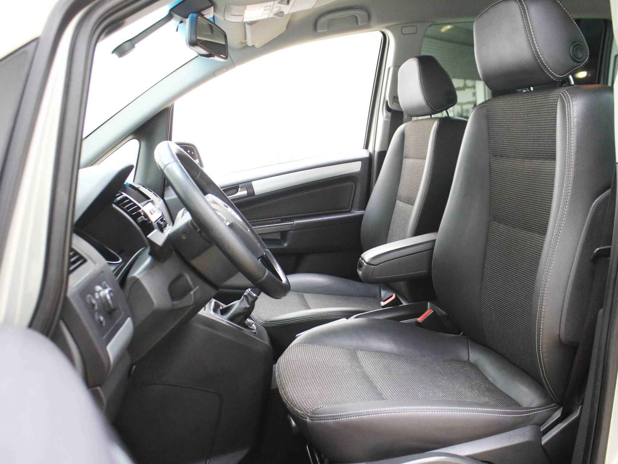 Opel Zafira, B Рестайлинг