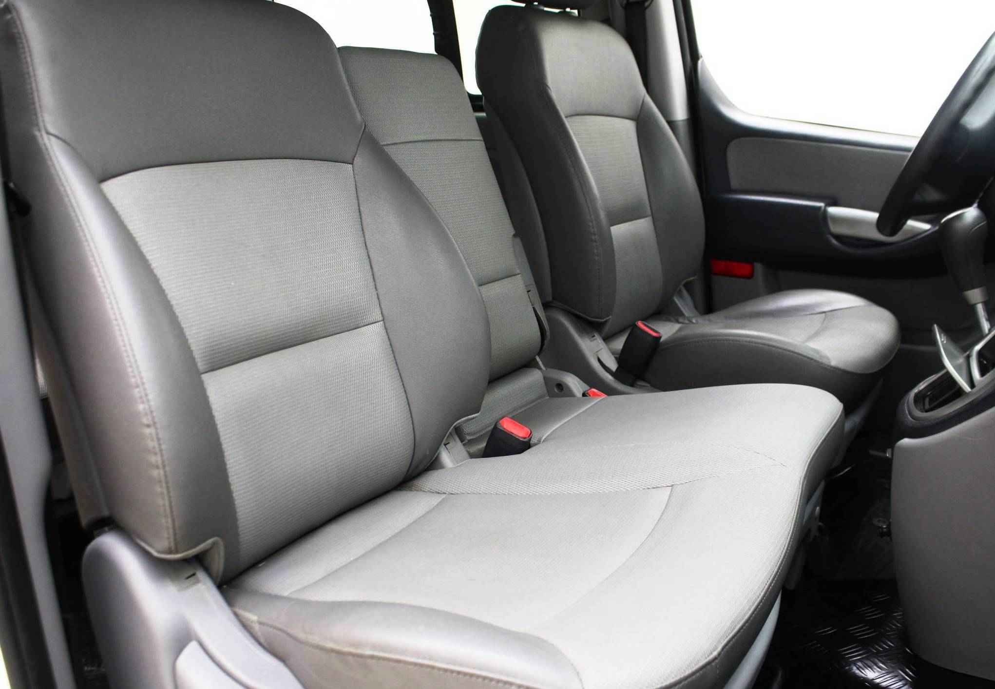 Hyundai Grand Starex, I