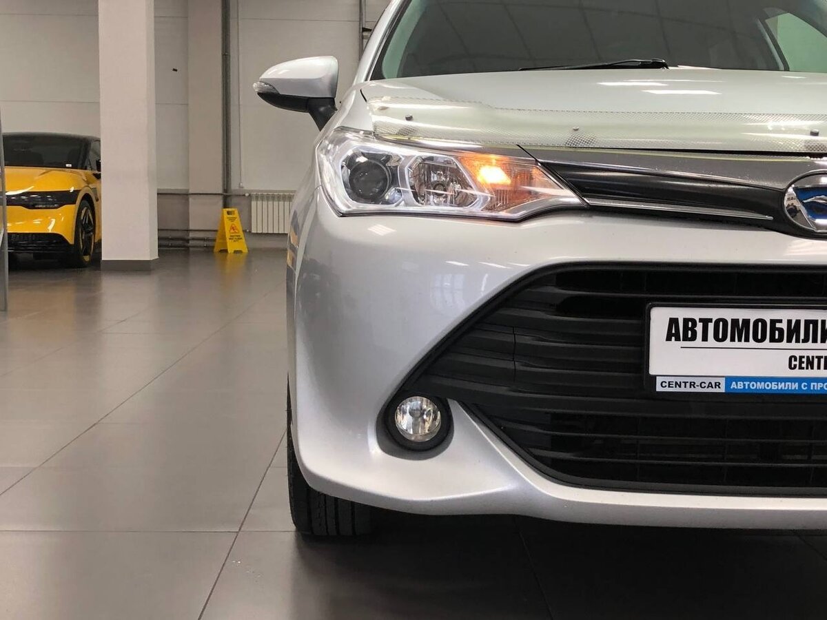 Toyota Corolla Fielder, 2015