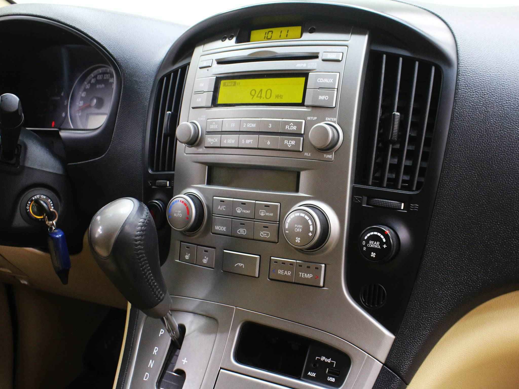 Hyundai Grand Starex, I