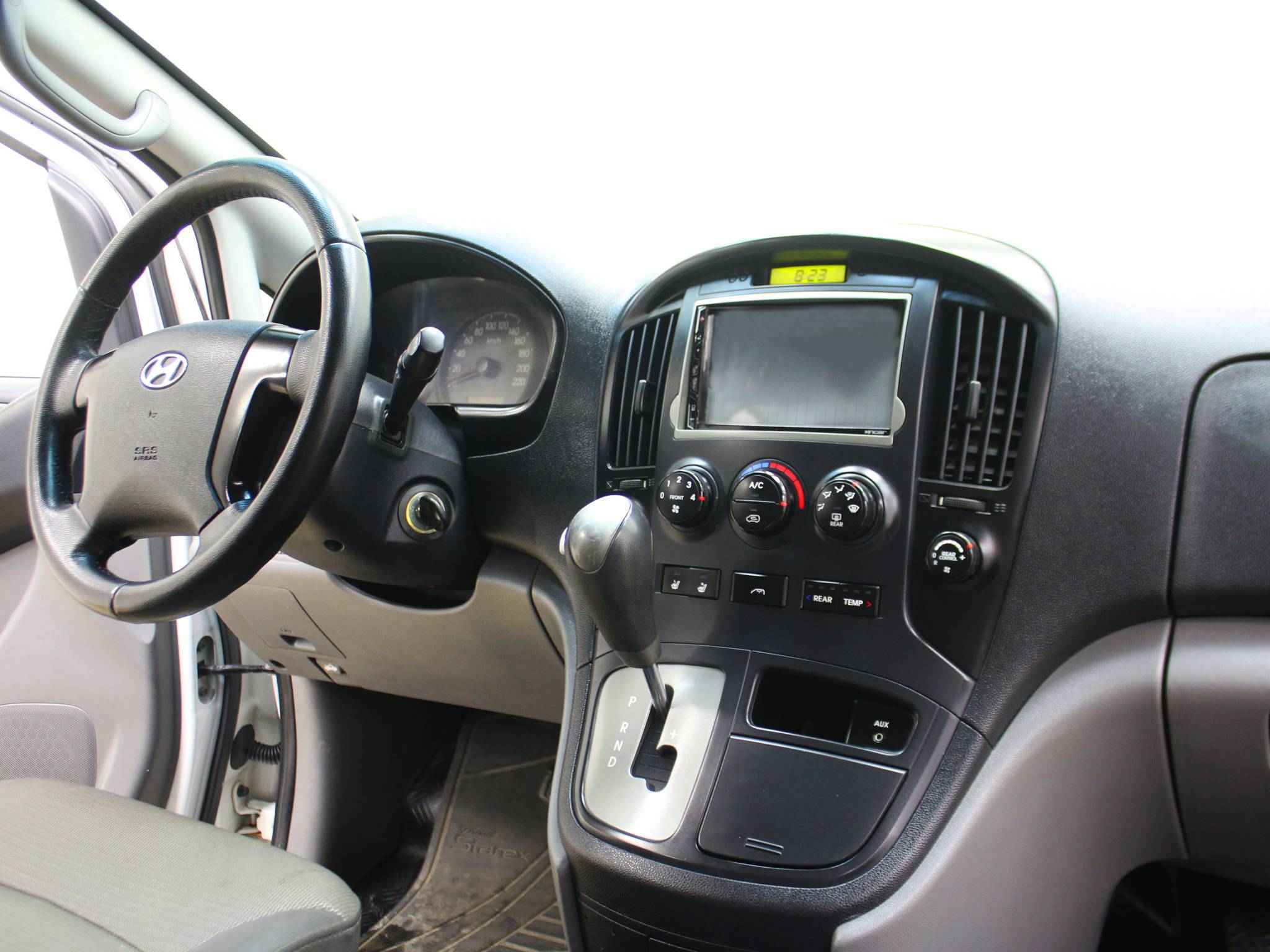 Hyundai Grand Starex, I