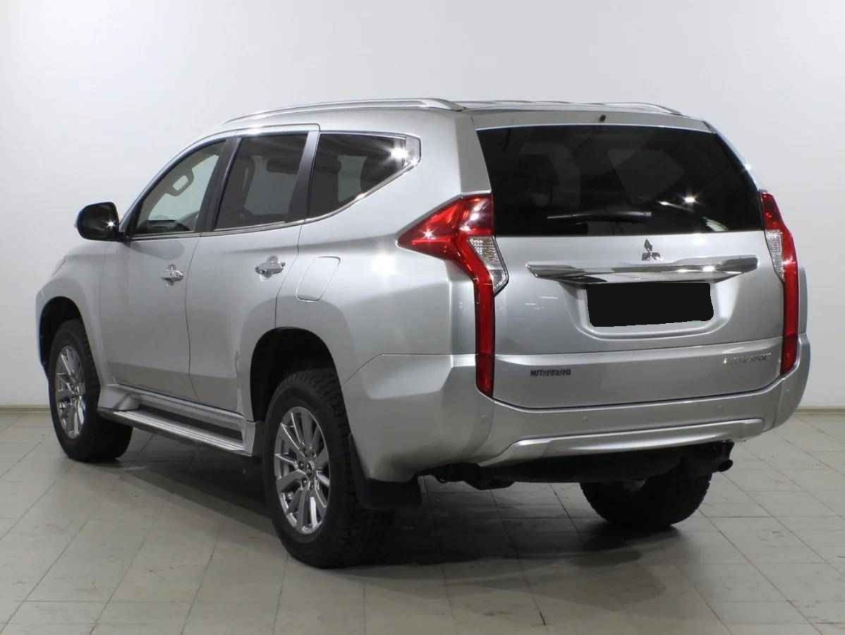 Mitsubishi Pajero Sport, III