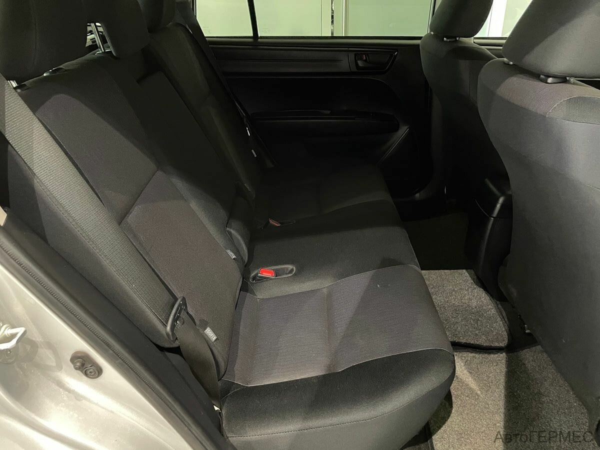 Toyota Corolla Fielder, 2016