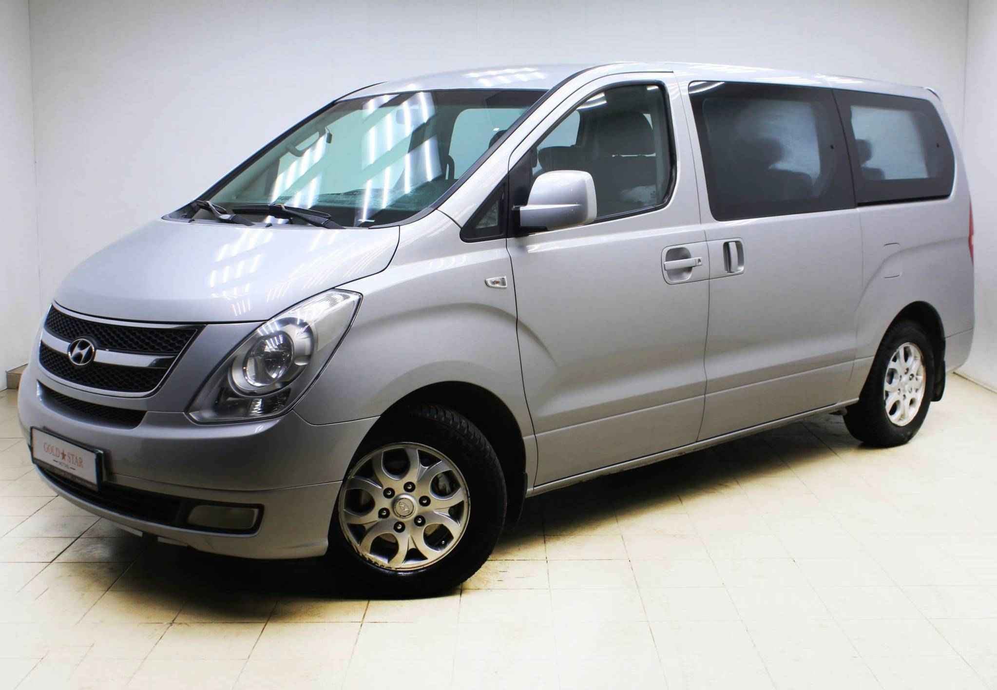 Hyundai Grand Starex, I