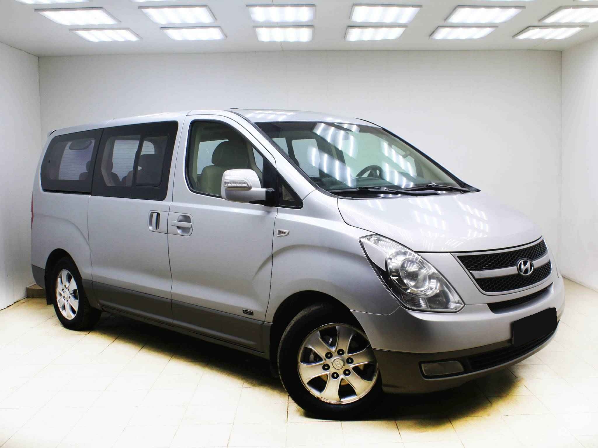 Hyundai Grand Starex, I