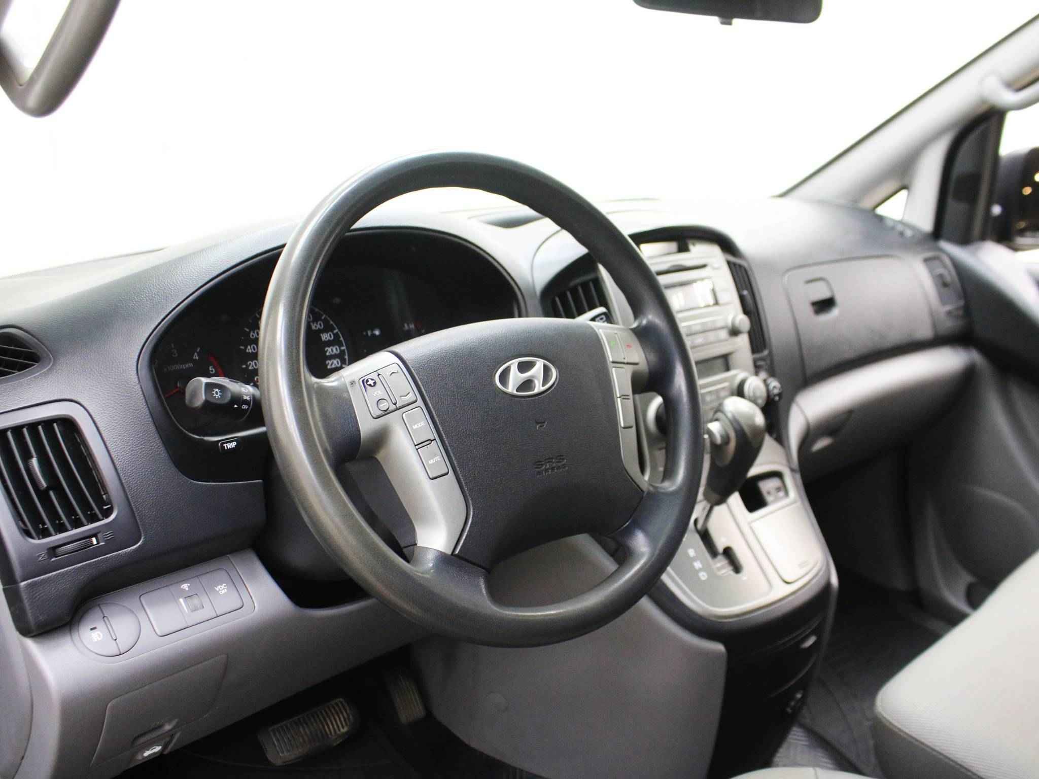 Hyundai Grand Starex, I