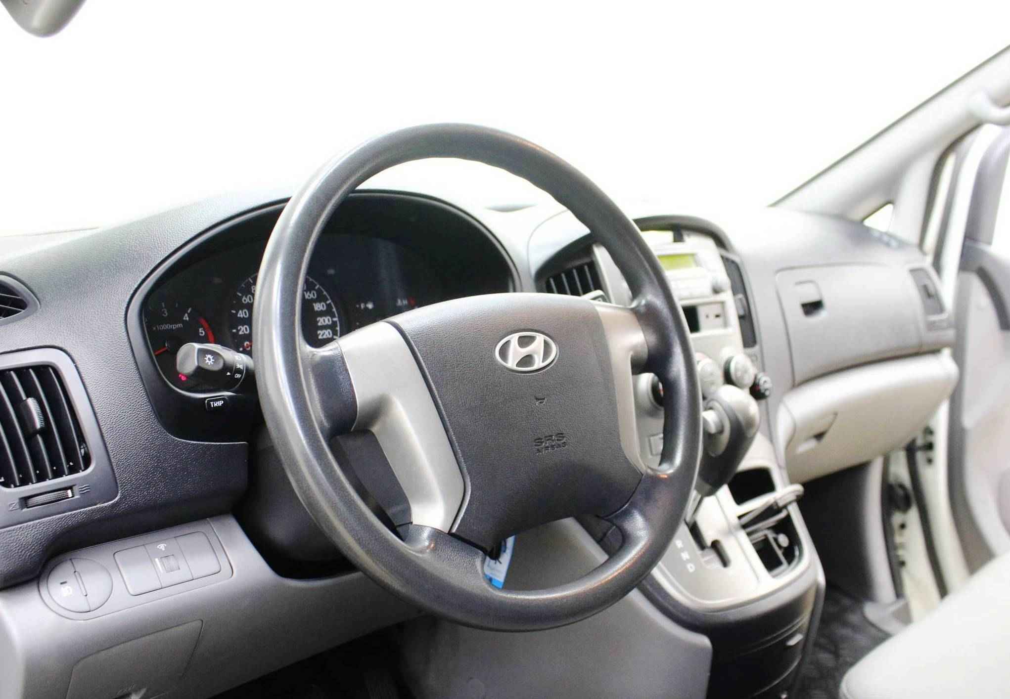 Hyundai Grand Starex, I