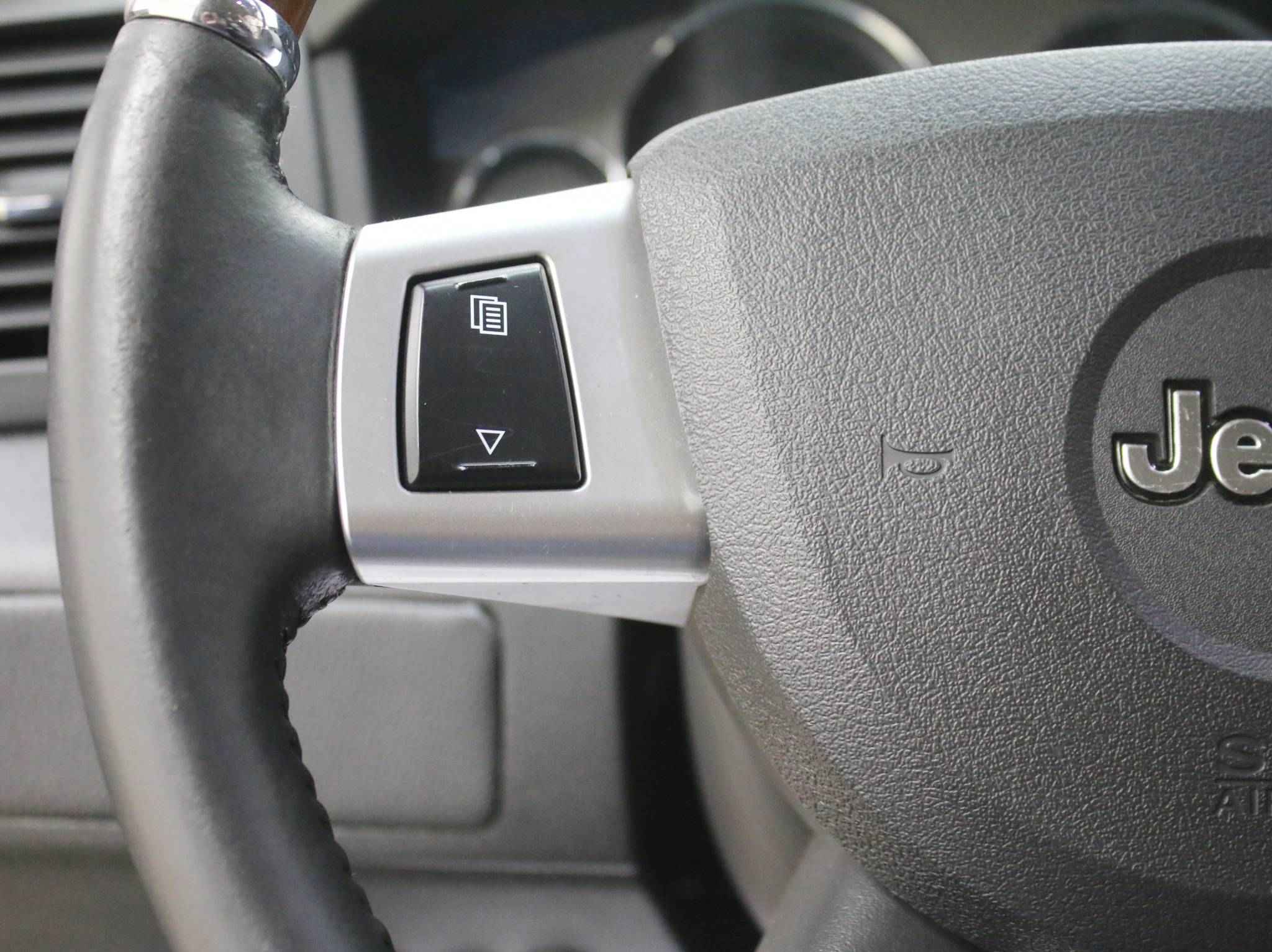 Jeep Grand Cherokee, III (WK)