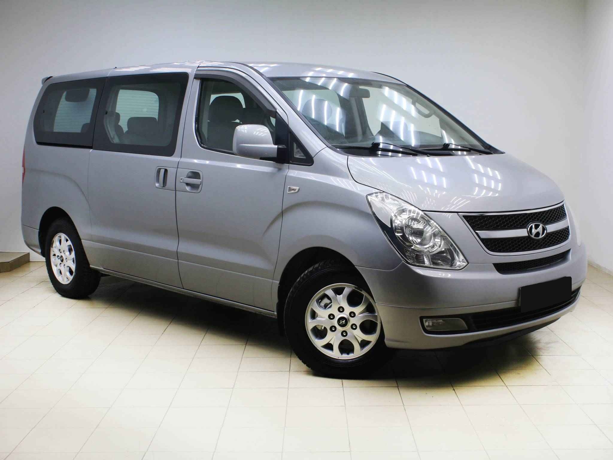Hyundai Grand Starex, I