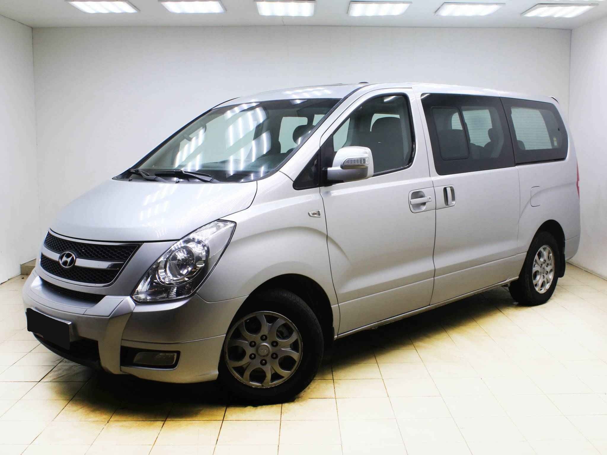 Hyundai Grand Starex, I