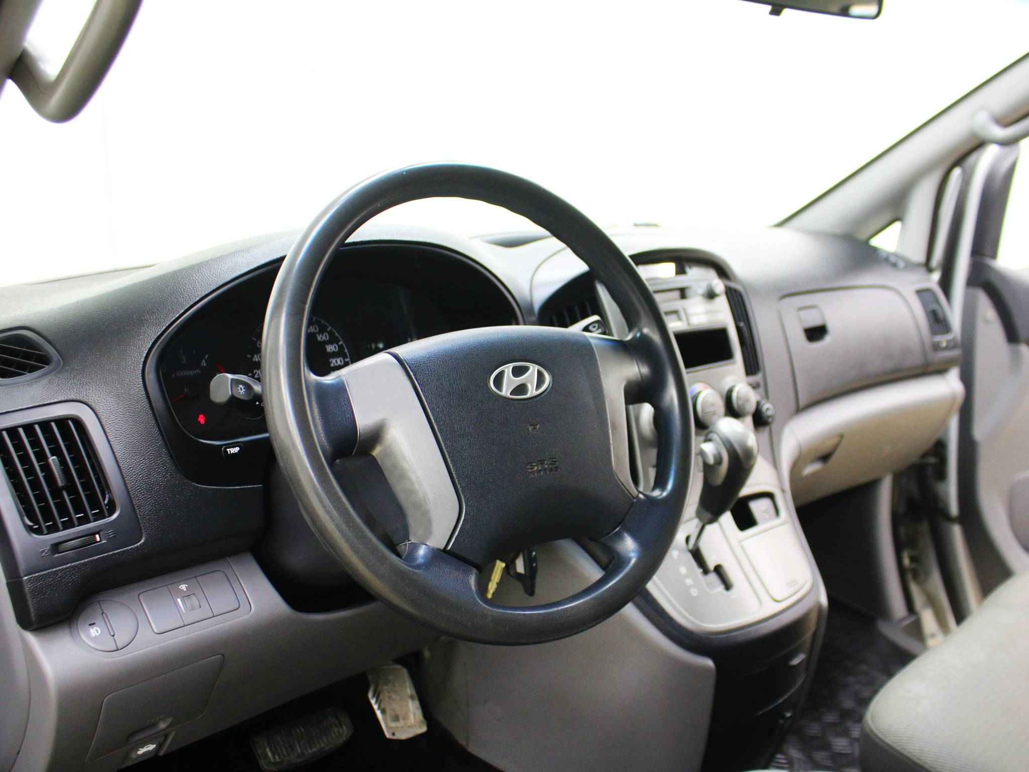 Hyundai Grand Starex, I