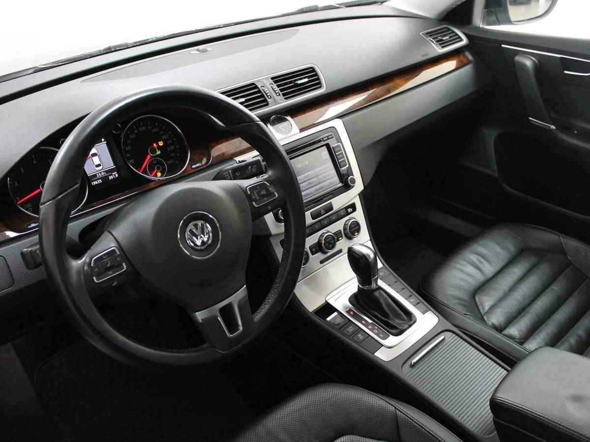 Volkswagen Passat, B7