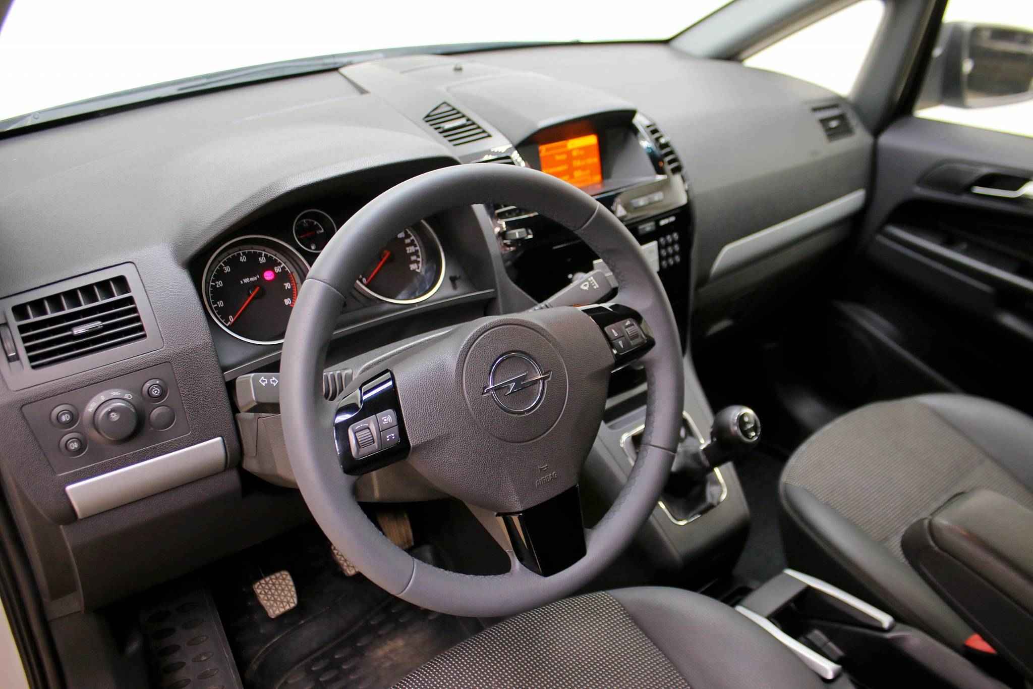 Opel Zafira, B Рестайлинг