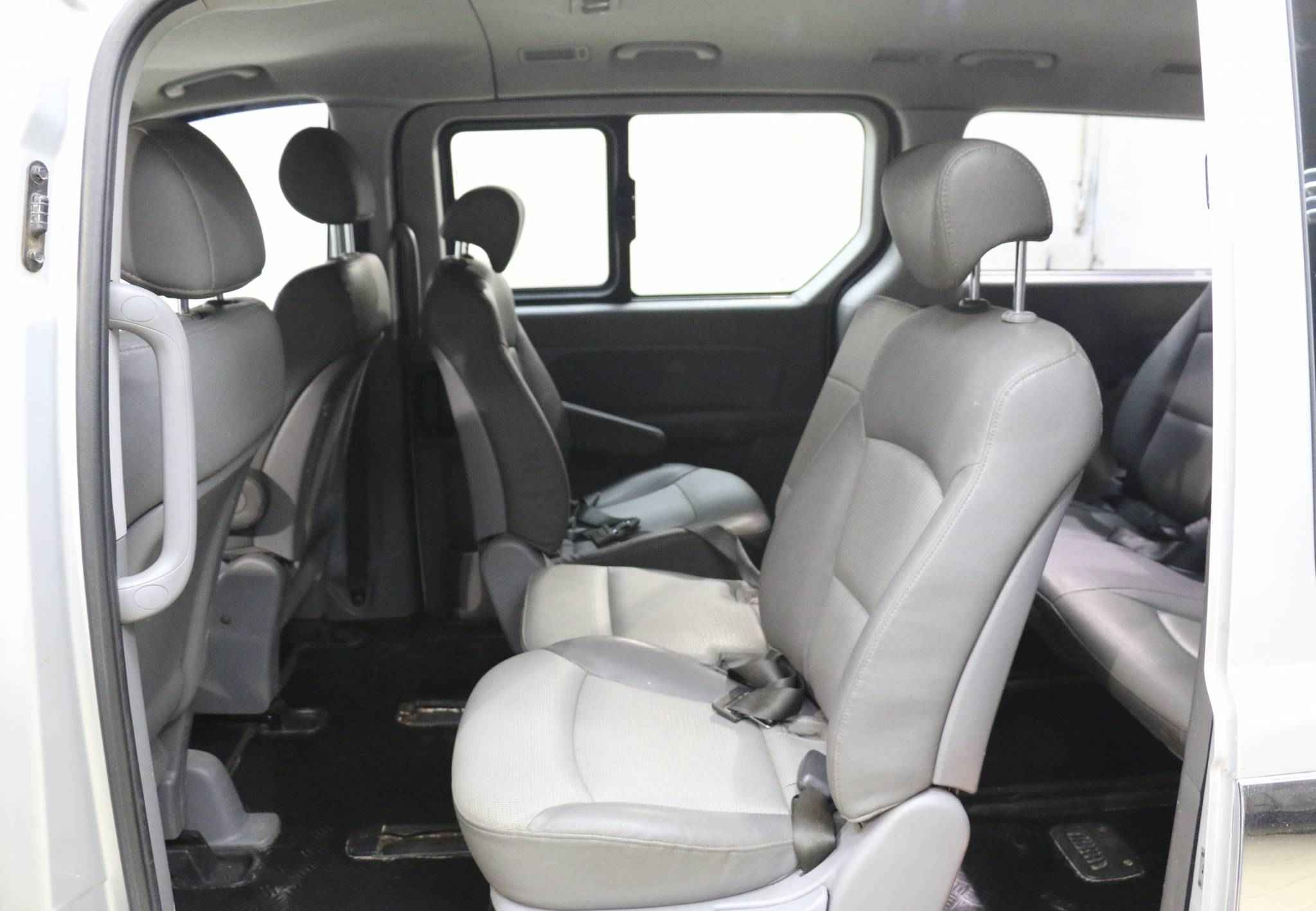 Hyundai Grand Starex, I