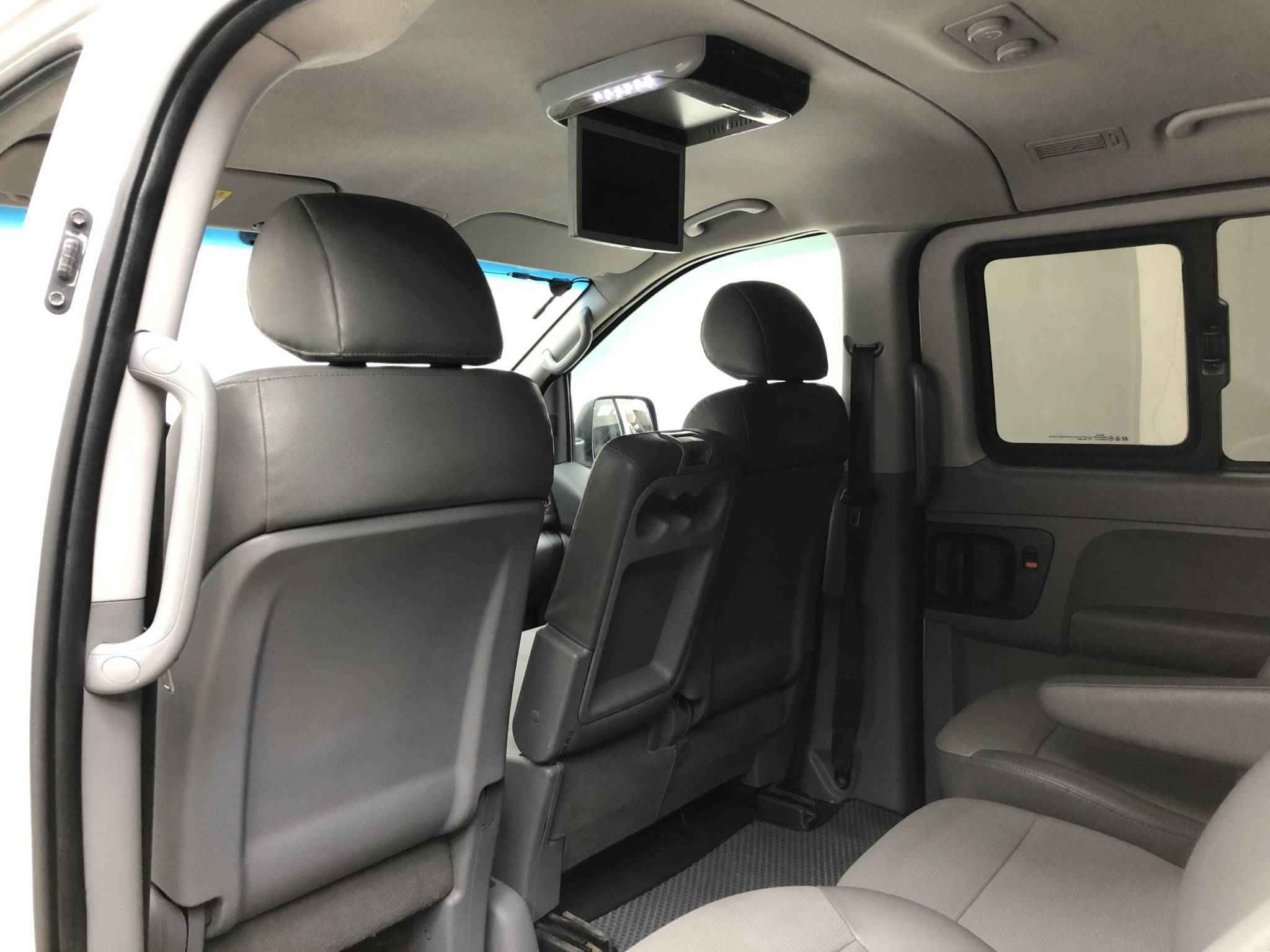 Hyundai Grand Starex, I