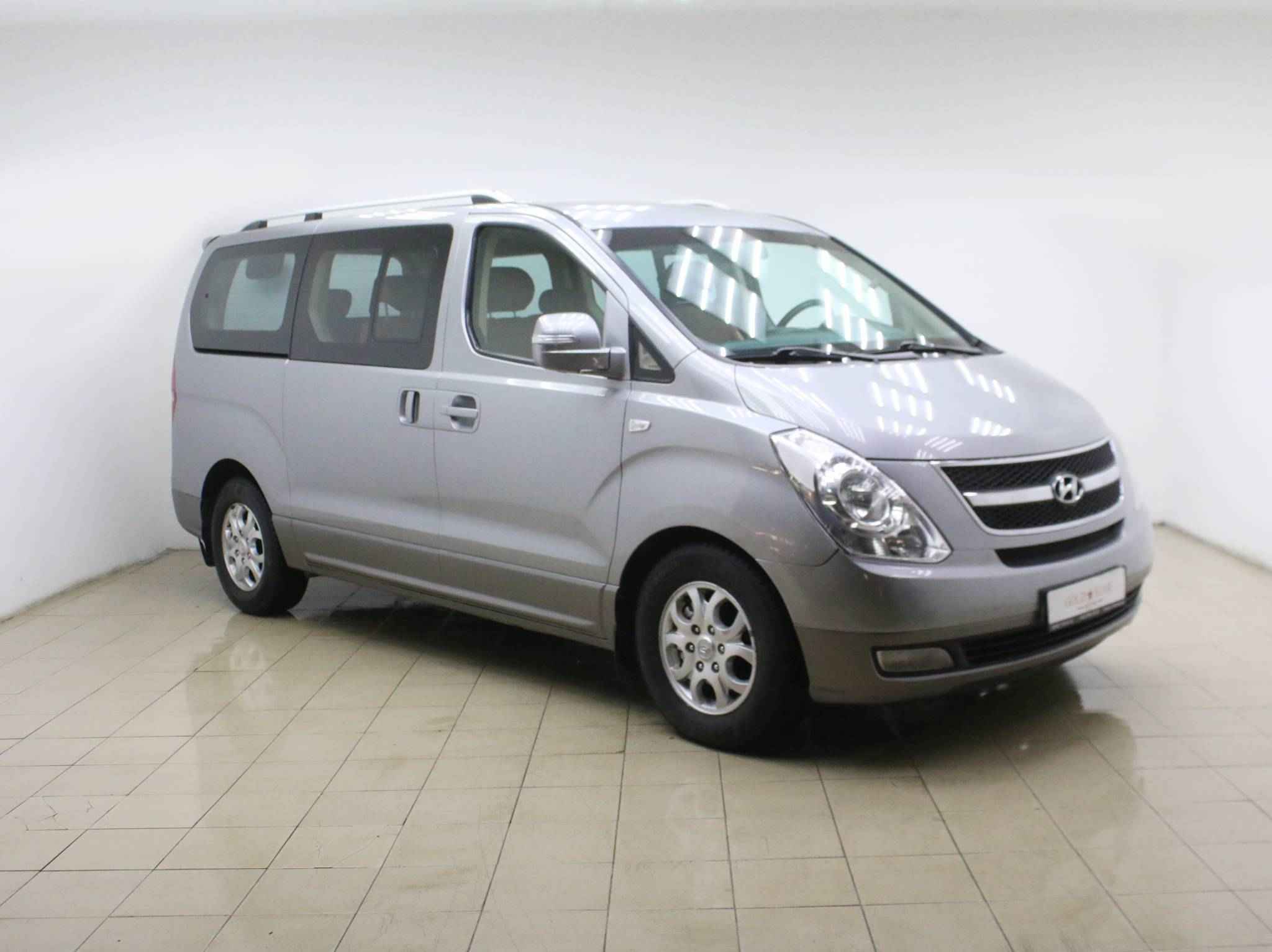Hyundai Grand Starex, I