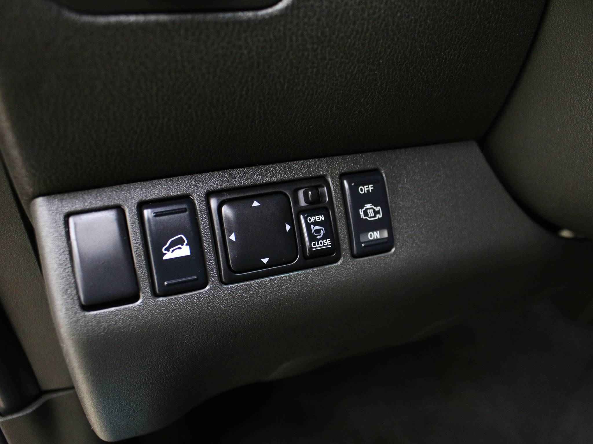 Nissan Pathfinder, III