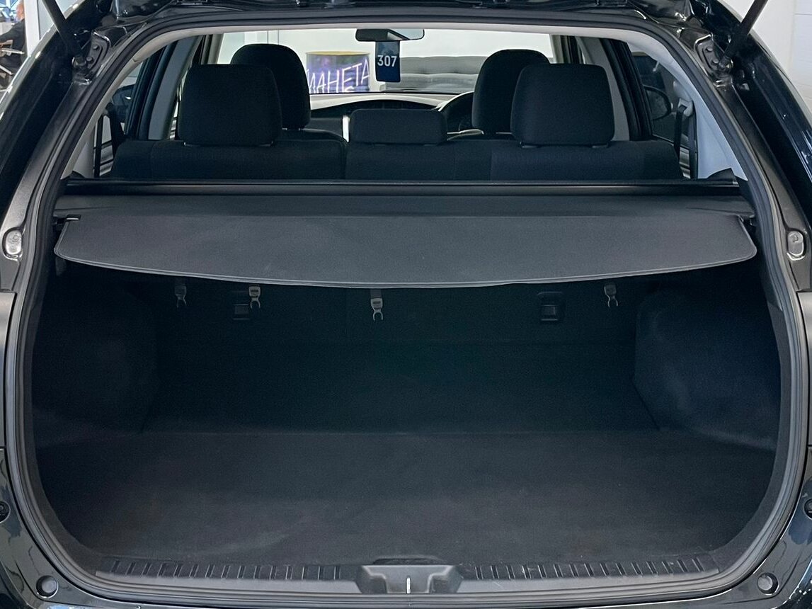 Toyota Corolla Fielder, 2017