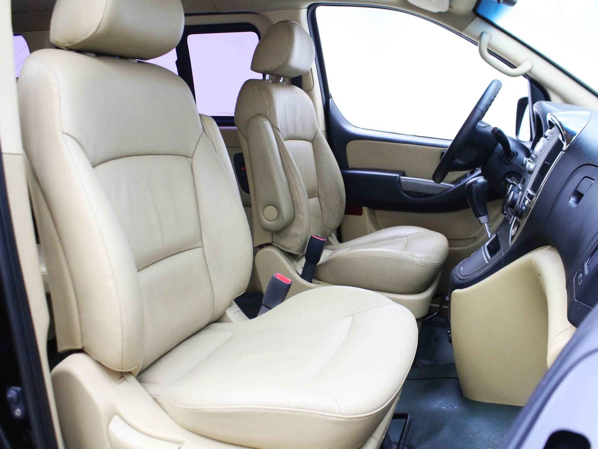 Hyundai Grand Starex, I