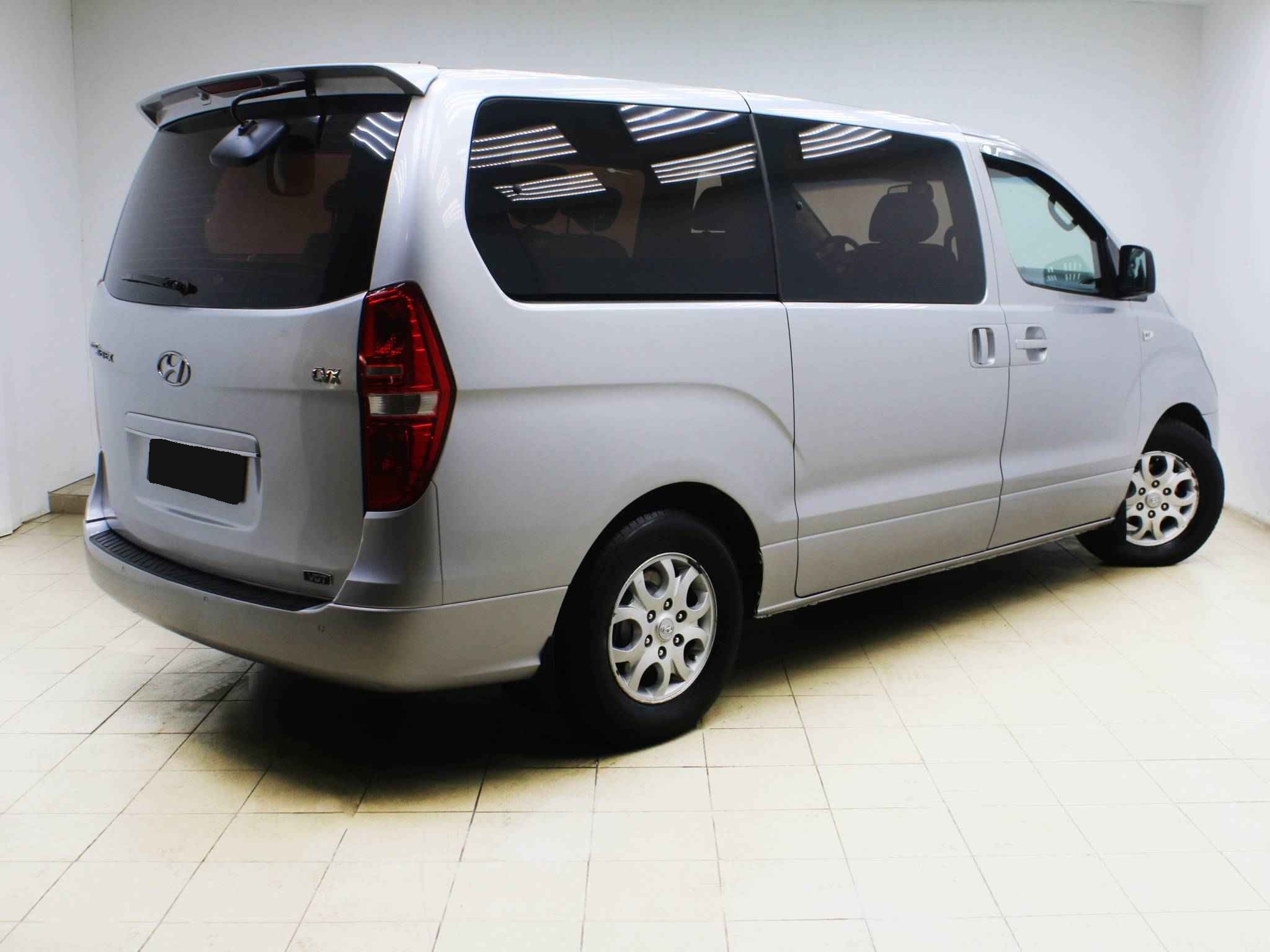 Hyundai Grand Starex, I