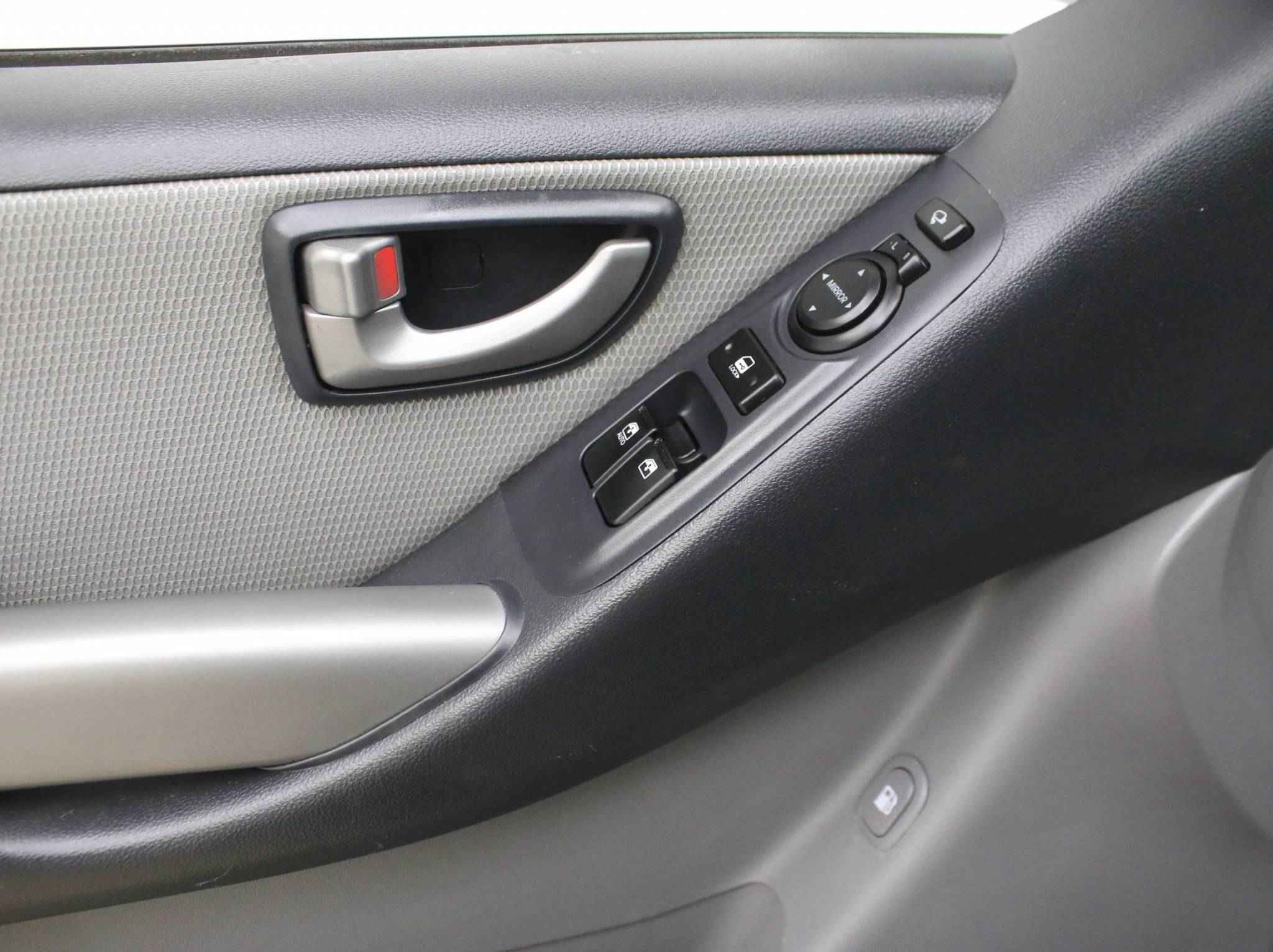 Hyundai Grand Starex, I