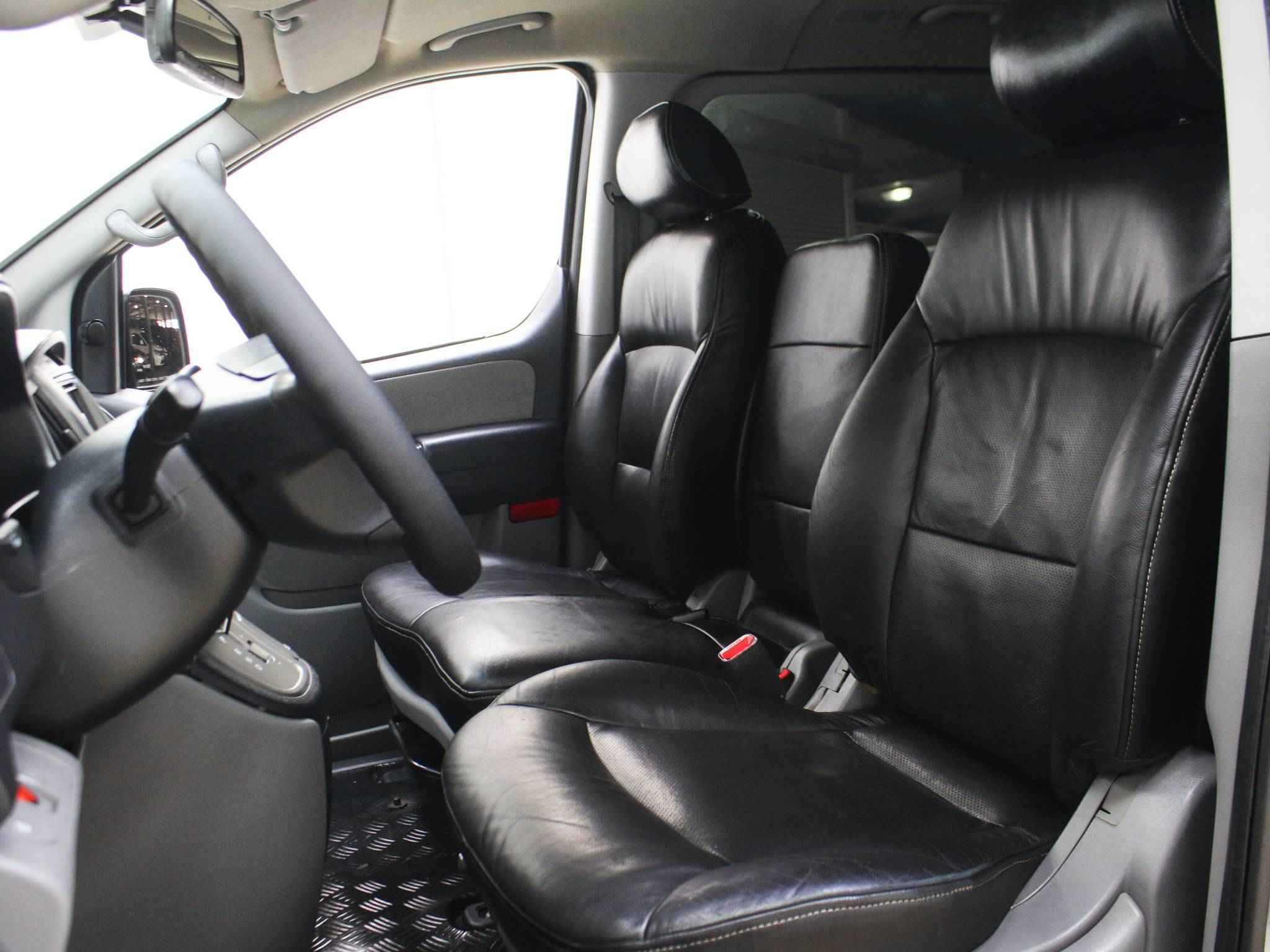 Hyundai Grand Starex, I