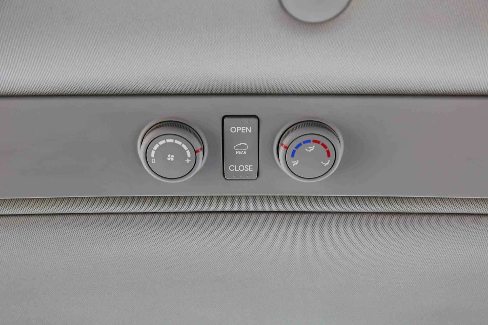 Hyundai Grand Starex, I