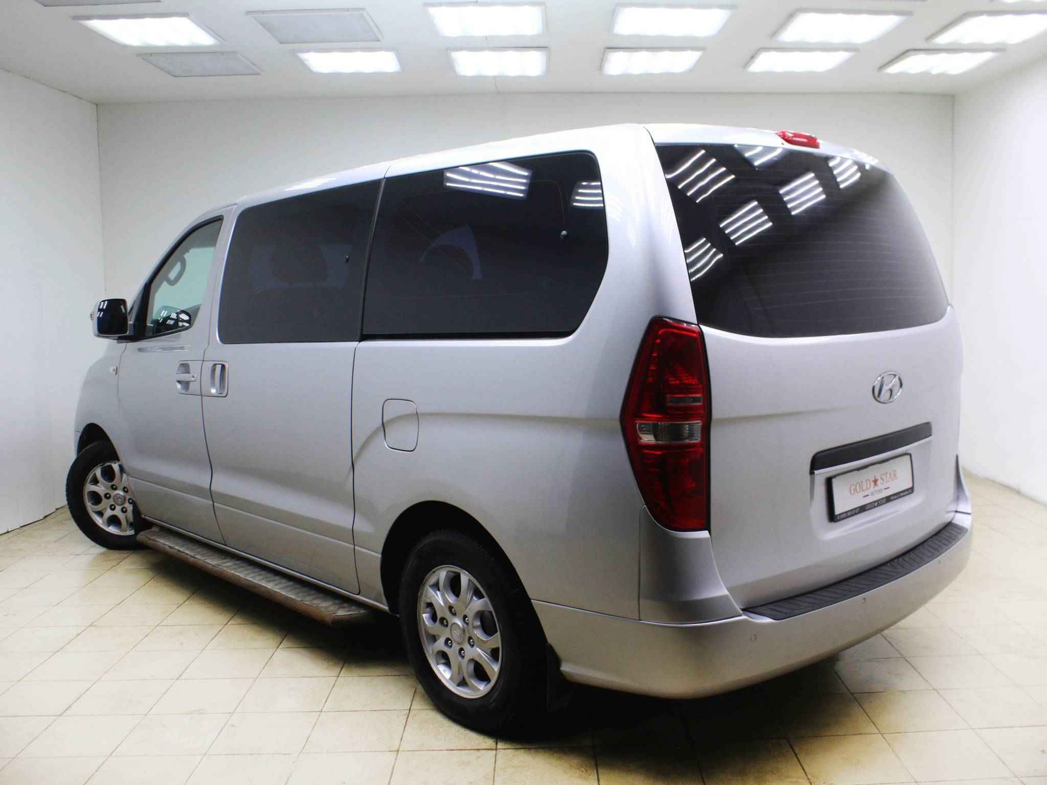 Hyundai Grand Starex, I