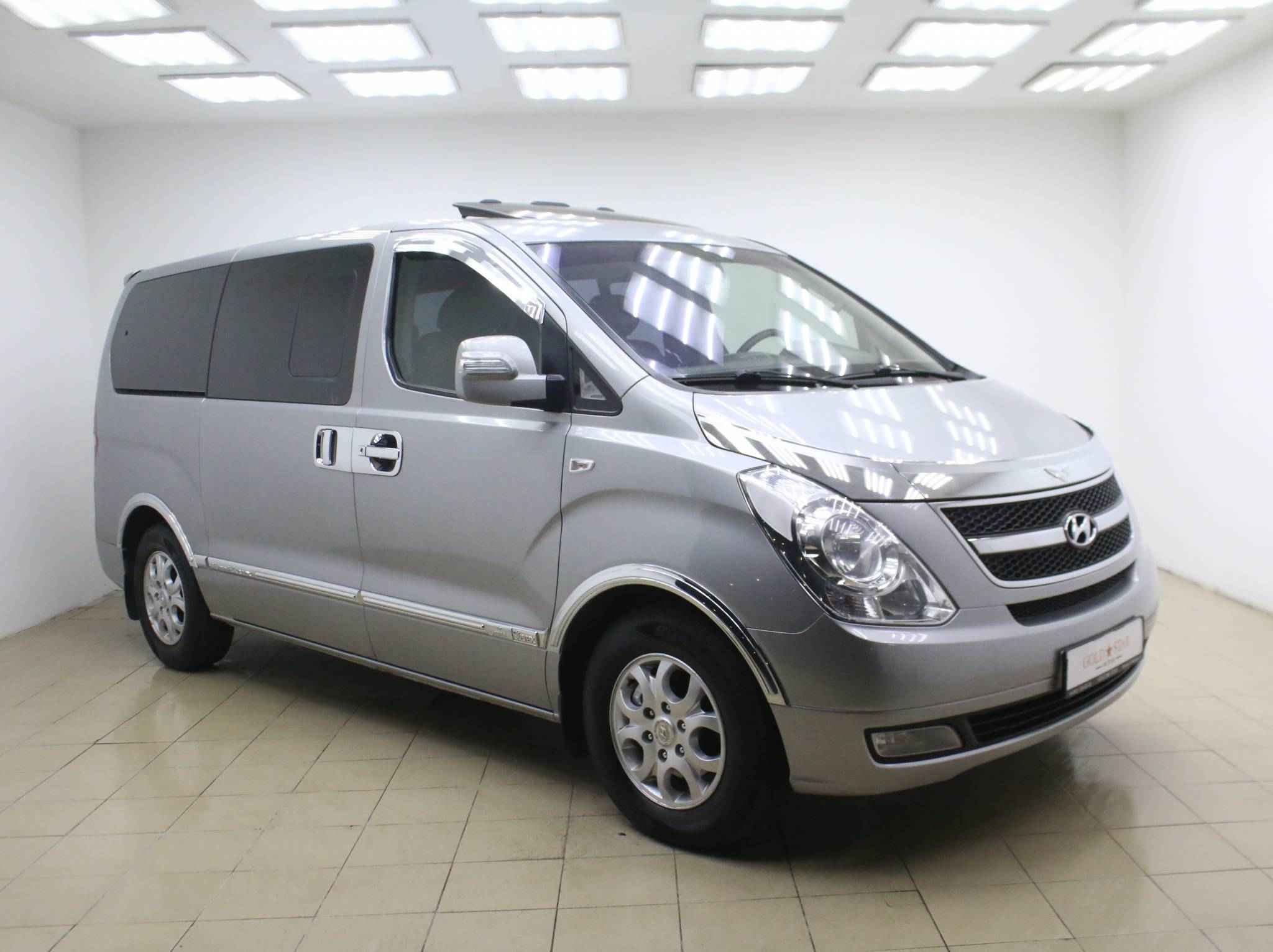 Hyundai Grand Starex, I