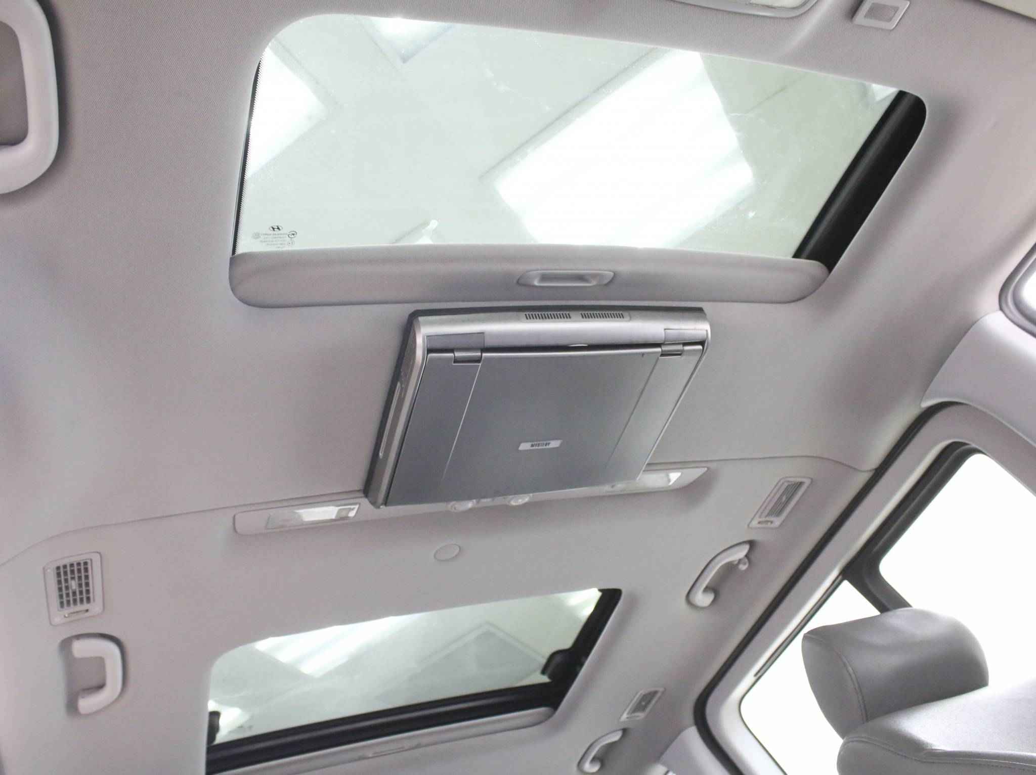 Hyundai Grand Starex, I