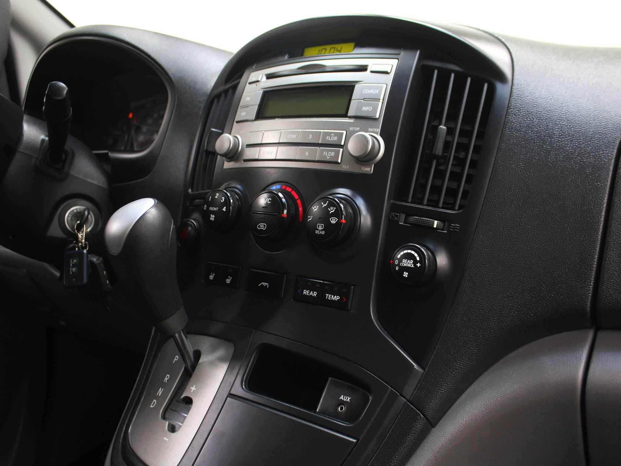 Hyundai Grand Starex, I