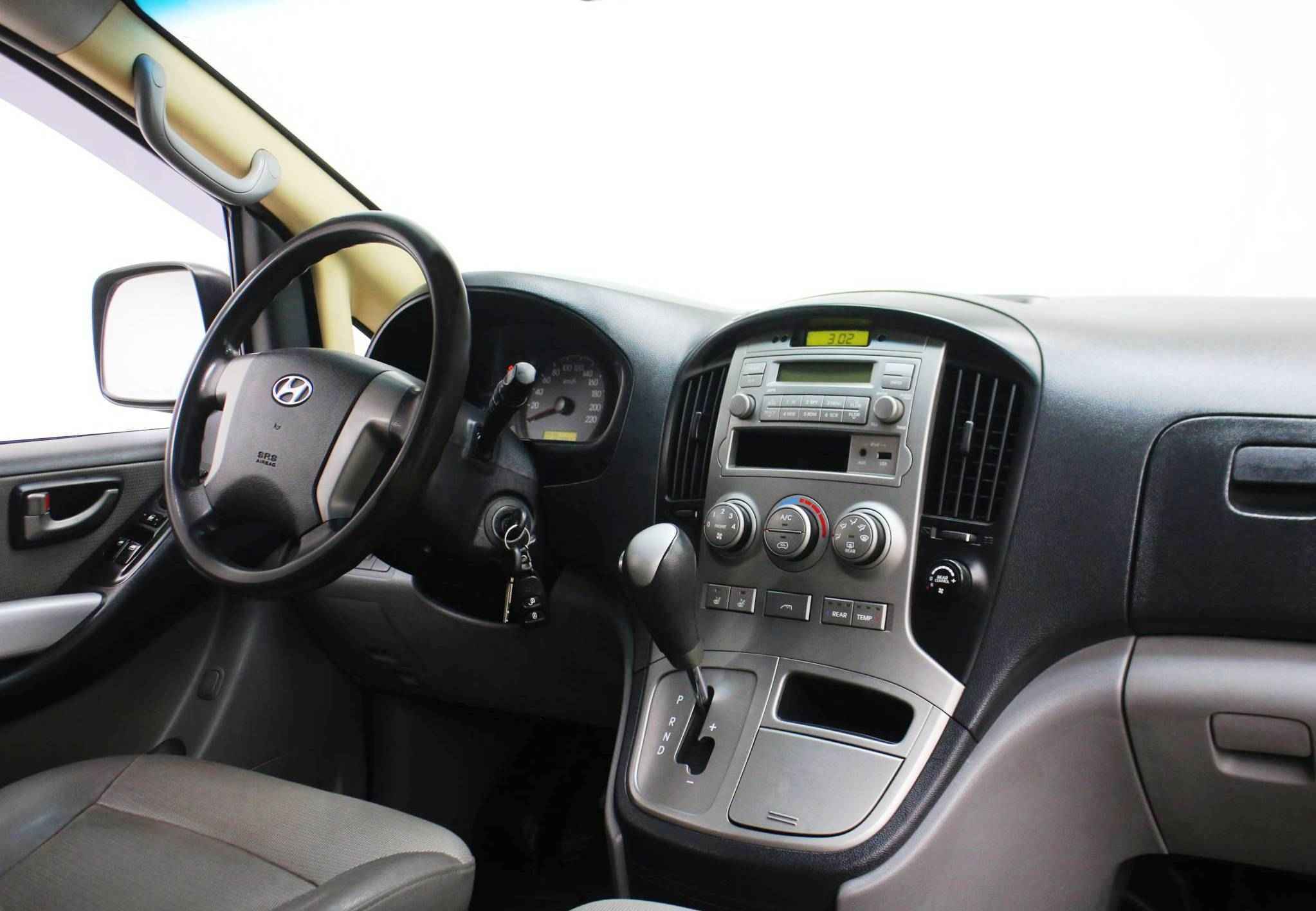 Hyundai Grand Starex, I