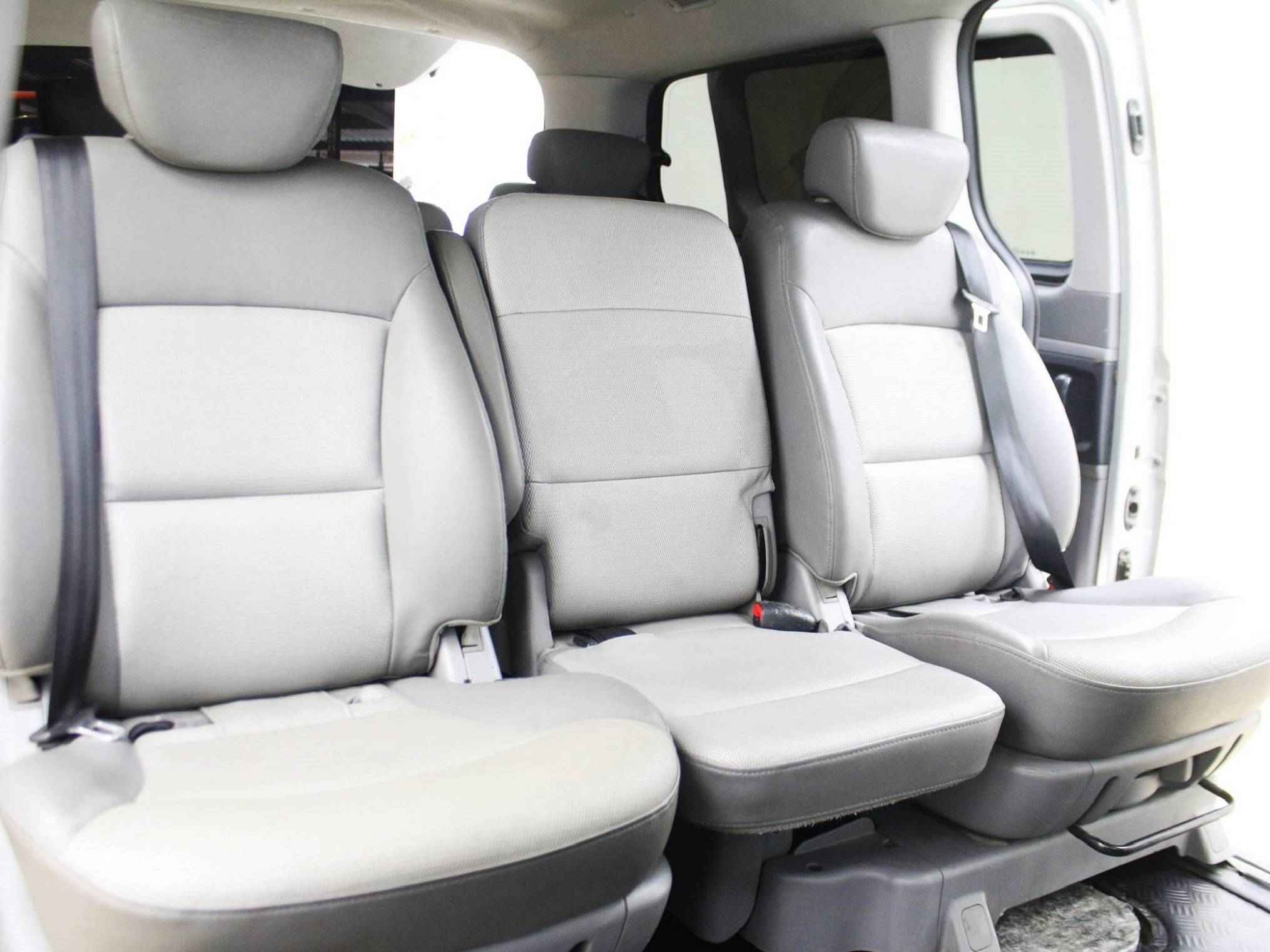 Hyundai Grand Starex, I